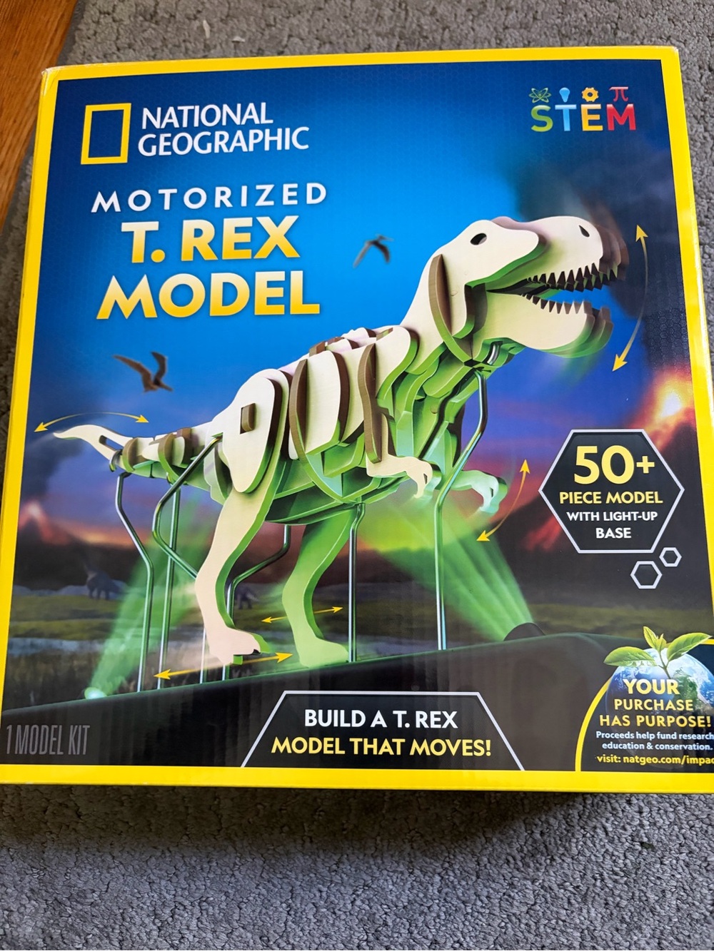 National Geographic Motorized T. Rex Model Kit - Green & Cream